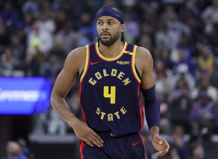 南宫NG28体育-勇士险胜球队未来可期，独行侠关键表现点燃全场！