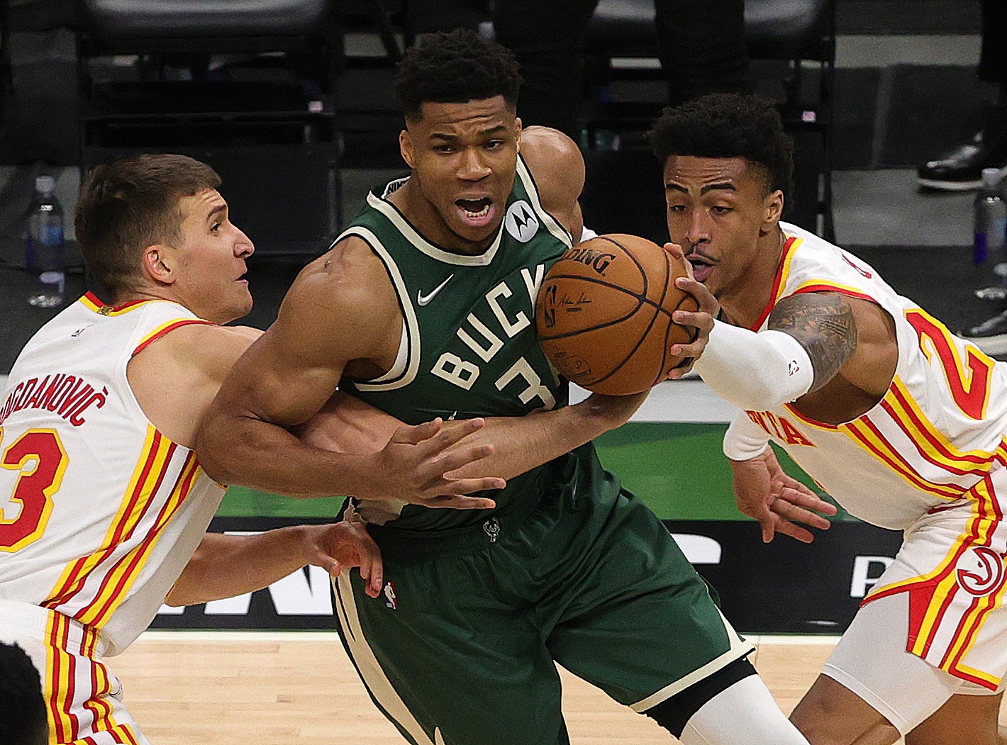 南宫NG28中国品牌-老鹰陷入低谷，冲击季后赛连败，西亚卡姆球队命运悬念！的简单介绍