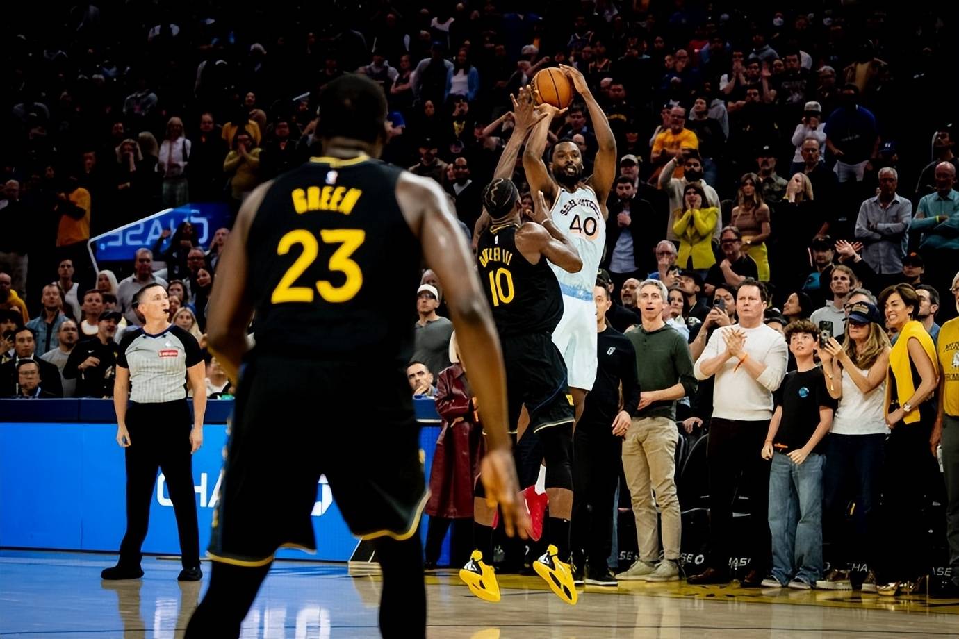 -包含库里绝杀时刻，爵士点燃赛场，三连败迎来胜利！的词条